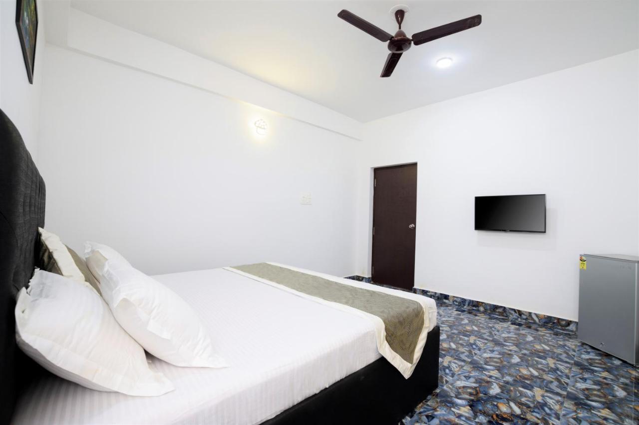 Hotel Flying Goa カラングート エクステリア 写真